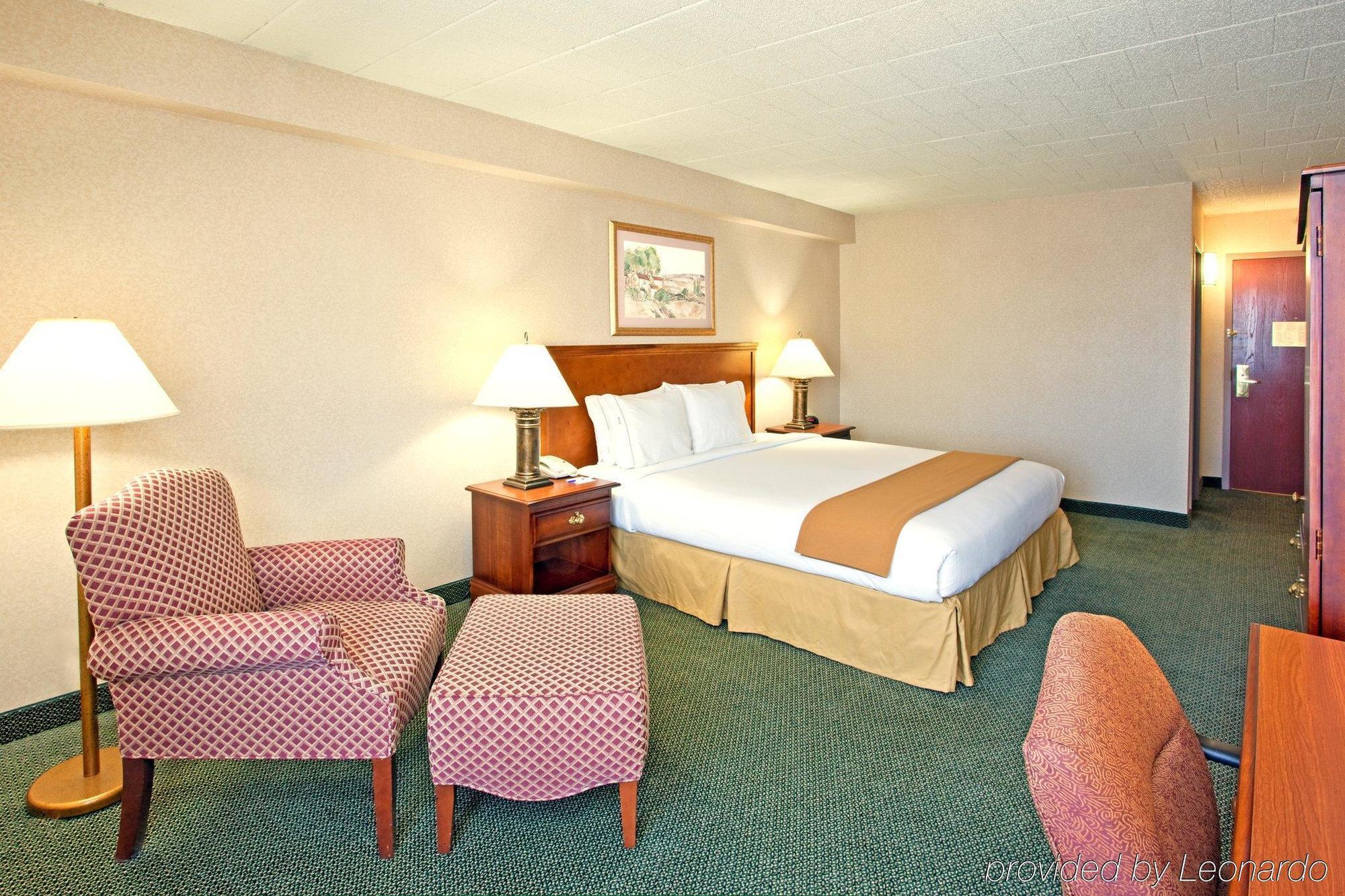 Express And Pittsburgh By Ihg Hotel